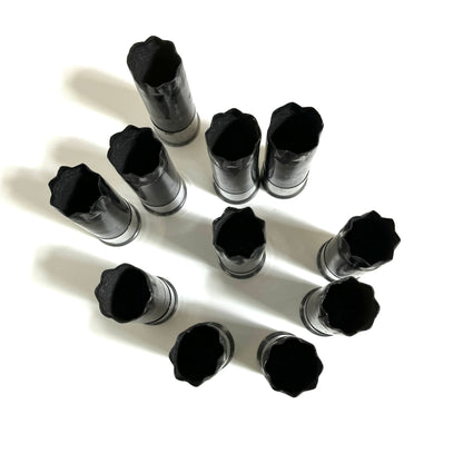 DIY Boutonniere Black Hulls